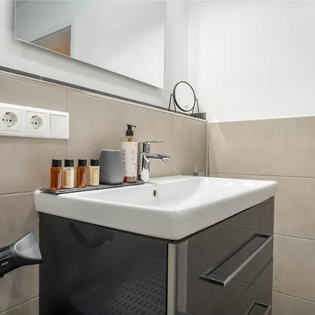 Vivamosel: Mit Mosel & Burgblick - Balkon - Parken - Aufzug - Fahrradraum Apartman *