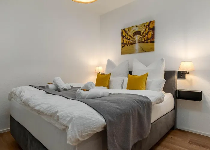 Vivamosel: Mit Mosel & Burgblick - Balkon - Parken - Aufzug - Fahrradraum