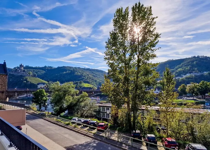 Vivamosel: Mit Mosel & Burgblick - Balkon - Parken - Aufzug - Fahrradraum * Cochem